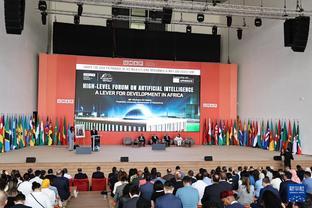 官方：国际足联今天在吉达召开2023年足球峰会，讨论未来计划